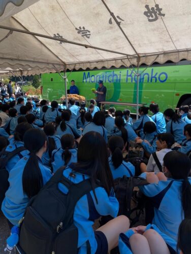 龍屋に修学旅行生が訪れました