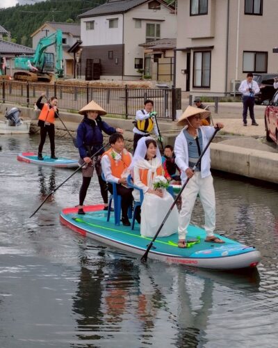 穴水町「水上花嫁道中」SUPで嫁入企画が行われました