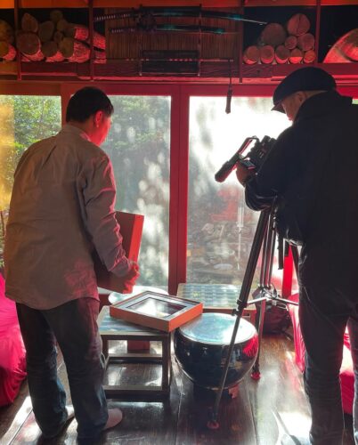 龍屋にて加賀友禅と輪島塗りの作品を展示しています
