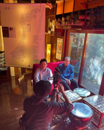 龍屋にて加賀友禅と輪島塗りの作品を展示しています