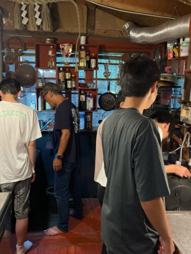 龍屋に昭和鉄道高校の修学旅行生が訪れました