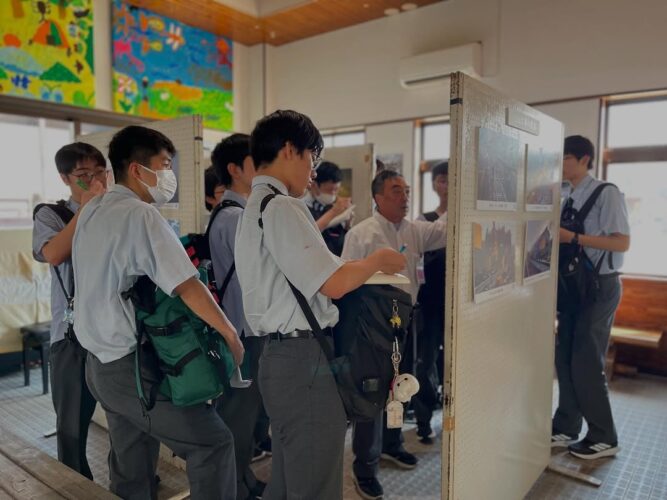 龍屋に昭和鉄道高校の修学旅行生が訪れました