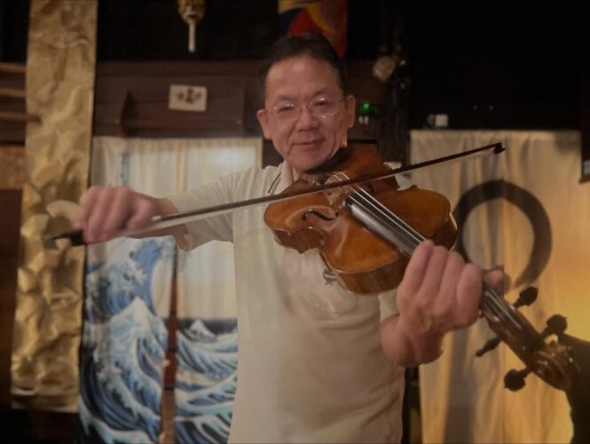龍屋にて風の音楽祭「チームわかな」が、夜の音楽祭を開催しました